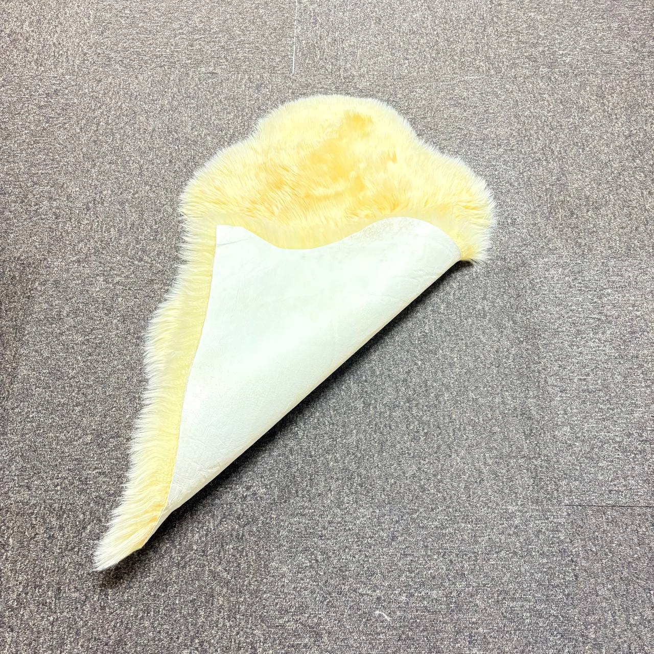 ムートンラグ シープスキン 羊毛皮ラグ 90×60cm ふわふわ長毛ファー