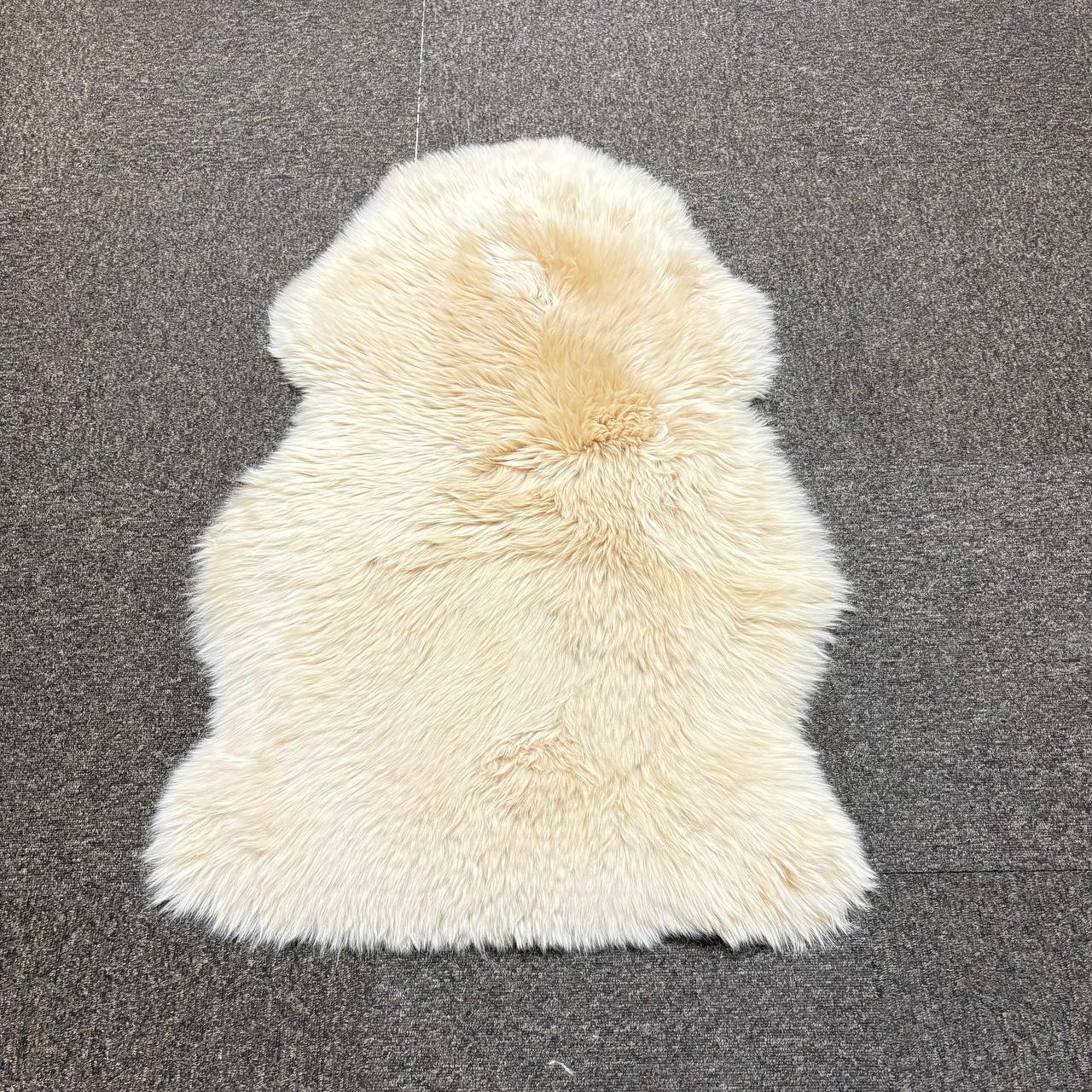 ムートンラグ シープスキン 羊毛皮ラグ 90×60cm ふわふわ長毛ファー